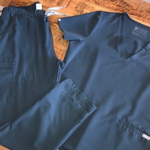 Figs Scrubs Top and Pants Bundle